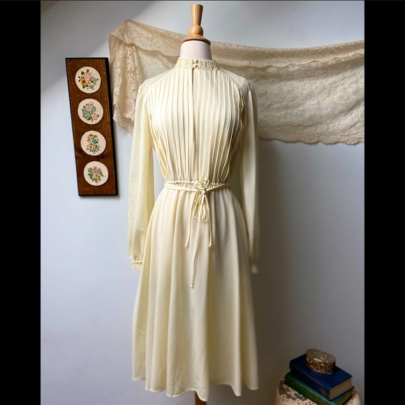 Vintage Dresses & Skirts - 1970’s Prairie Dress with Lace Shoulder Detail